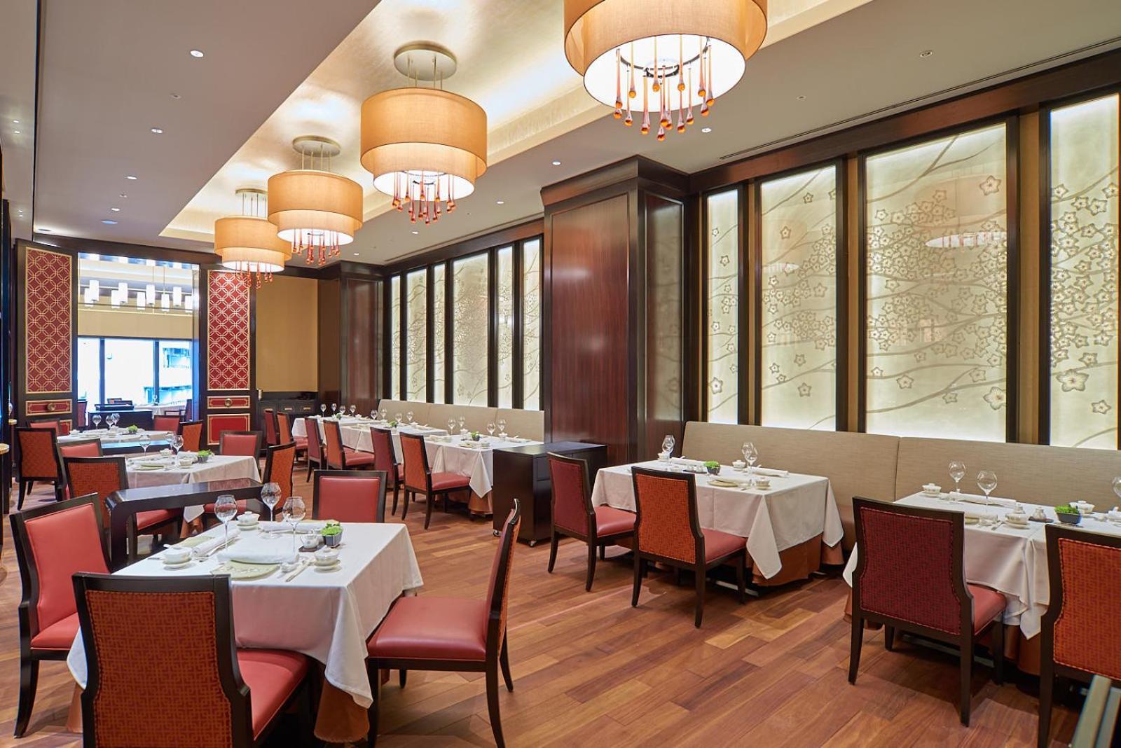 The Okura Tokyo Hotel Luaran gambar The interior of the restaurant